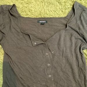 green long sleeve crop top